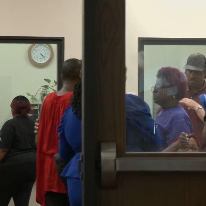 'Mold, mice, bed bugs' | Residents of Louisville Metro Housing Authority plea for improved living conditions